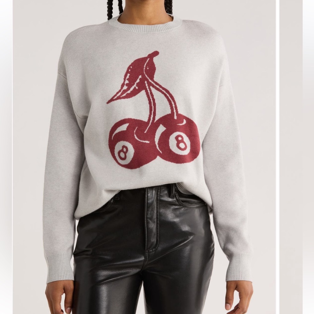 Vigoss Gray V-Neck Sweater with Red Accents